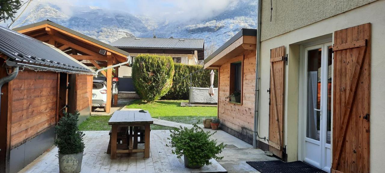 Studio Au Pied Des Montagnes Le Bourg-dʼOisans Exteriör bild